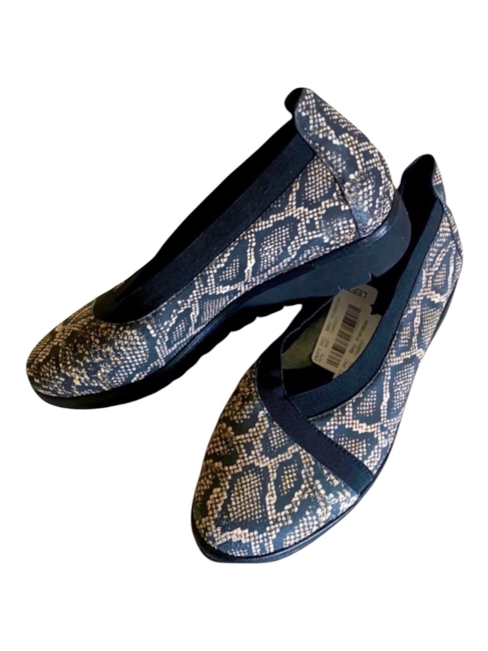 NWT Lamaze Black Flats Slip-on Leather Reptile Envelope Shoes 7.5